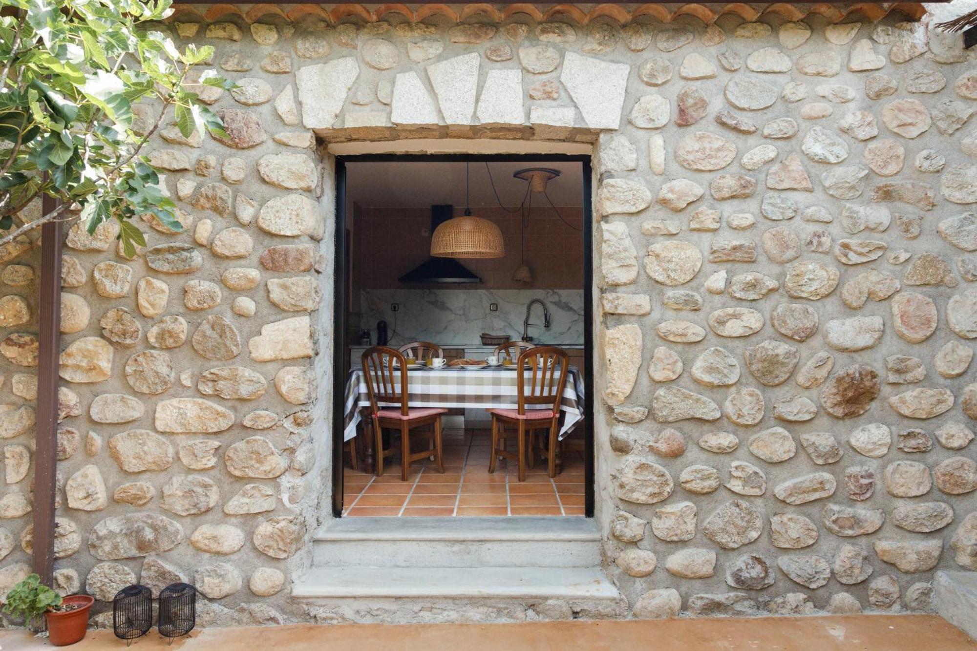 Casa Rural En Candeleda Con Piscina Y Un Maravilloso Jardin Exterior photo