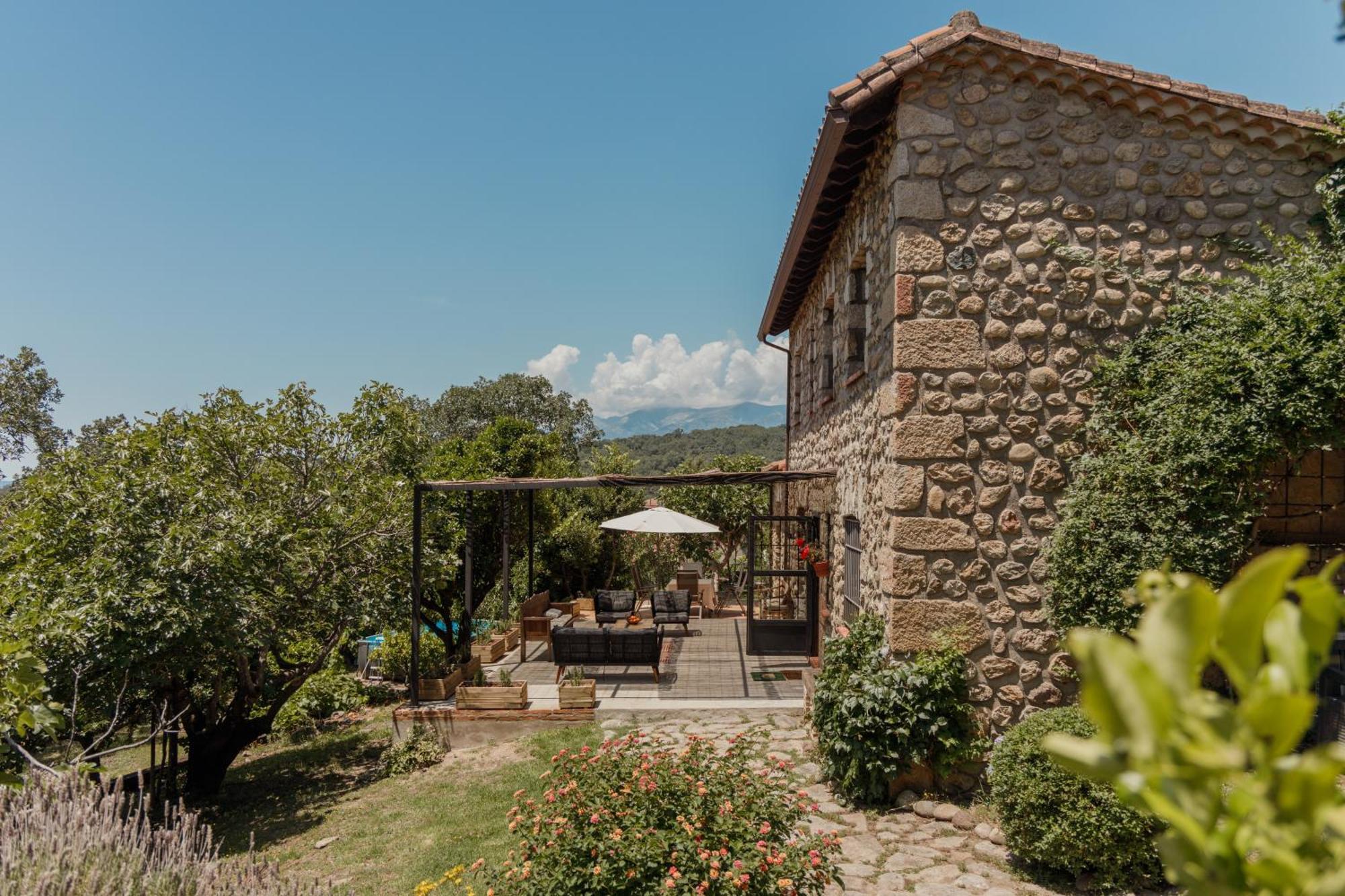 Casa Rural En Candeleda Con Piscina Y Un Maravilloso Jardin Exterior photo