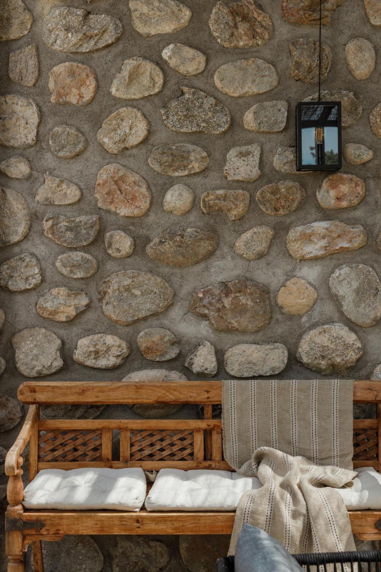 Casa Rural En Candeleda Con Piscina Y Un Maravilloso Jardin Exterior photo